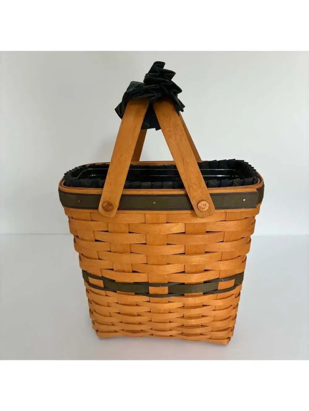 Longaberger 1996 Collectors Club Charter Member Basket Complete w Liner